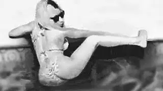 Nicki Minaj Twerks In Pool, Lil Wayne Threatens Fan, Beyonce's Weave Caught In Fan & More