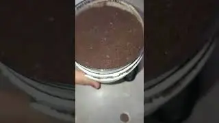 Preparando un cafe colombiano.
