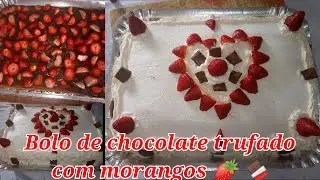 Receita de Bolo de Chocolate Trufado com Morangos  + Dicas de Fim de Ano