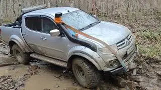 Mitsubishi L200 в лесах Краснодарского Края