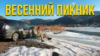 Река Мана. Весенний берег. Поселок Нарва.