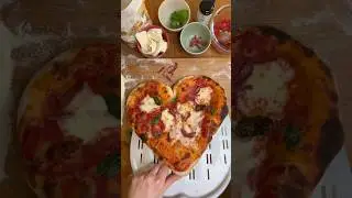 Herzliche Liebe auf einem Teller: Die Valentins-Herzpizza