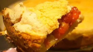 Пирог с меренгой и калиной