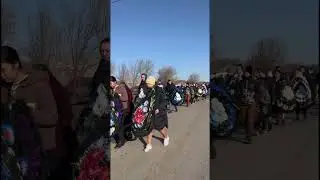 Похороны погибших в автокатастрофе братьев,возвращавшихся со стройки Дома молитвы в Таразе,Казахстан