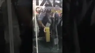 Первый, кто достал золотой слиток