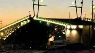 Neva Bridge lifts