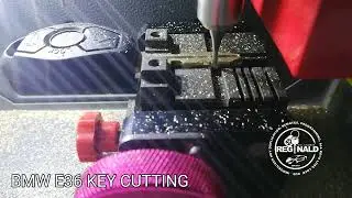 SEC-E9 CUTTING BMW E36 KEY FROM KEYCODE. 