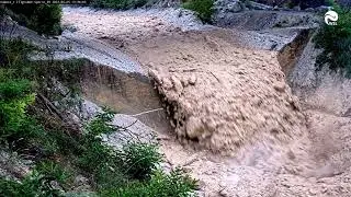 Spektakulärer Murgang im Illgraben, in den Schweizer Alpen