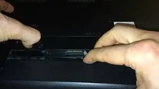 Как вытащить / установить аккумулятор из ноутбука Lenovo