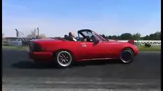 Poor quality, but huge fun! NA Mazda Miata drifting, lift off agressive entry! @MotoPark Toruń