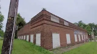 I Vlogged in crumbling Louisiana, Missouri; River City