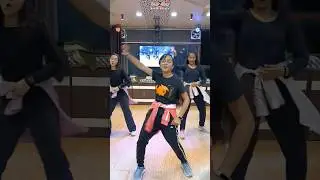 12 Ladke | Dance Cover | Step2Step Dance Studio | #shorts #dance #youtubeshorts #nehakakkar