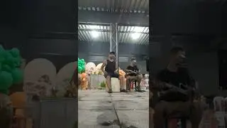 Pablo Avelino e Tuninho voz e violão e cajhon .