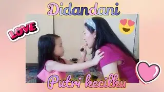 Dandanin Mama Di Rumah