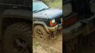 JEEP Cherokee 4x4 OFF Road Mudding (Extreme Burnout)