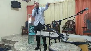 Evangelista Emilio Suriel Es contigo moises