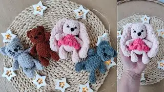 Tutorial Small crocheted amigurumi toys, Bunny keychain with long crocheted ears.