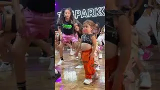 MIREN COMO SE CONCENTRA Y BAILA CON SOLO DOS AÑOS 😱😱😱😱