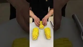 🍍 This pineapple cutting technique will make your guests go wow! Watch and learn! 🔪✨