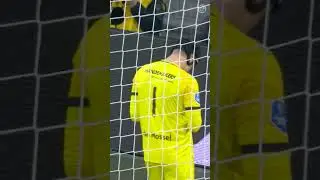 What do you think was on his water bottle? 🤭 #Vaessen #Brobbey #RKC #Ajax #Eredivisie #shorts