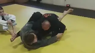 Георгий Емельянов. Атаки из закрытого гарда.