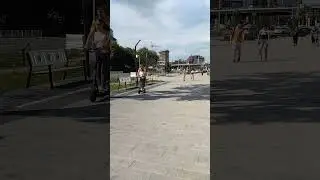 Вдвоём на самокате кикшеринга по Петровской набережной! #shorts