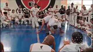 Jogo com Professor Dendê e amuada