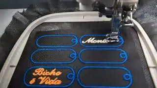Bordando nylon 600 para fazer chaveiros.