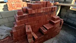 Кладка Новокубанского кирпича и блока