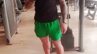 bermuda de qualidade   pra cademia