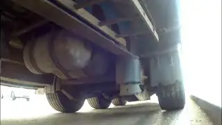 Устраняю шипение воздуха на передней оси прицепа.