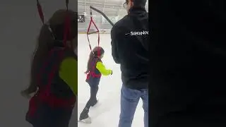 На удочке с #евгенийтараненко #сестрыкозловские #figureskating #фигурноекатание #лонжа #удочка