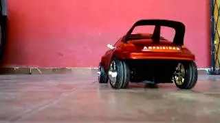 mini carro anfibio que anda na agua parte 1].mp4