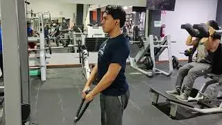 Jalón a barbilla con cuerda en polea baja-JG Trainer