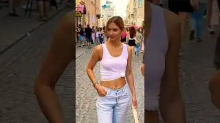 Всі дівчата люблять обрізані майки. Мода на вулицях Львова. #львівплощаринок
