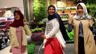 Pharrell Williams - Happy (Suzuya Mall Banda Aceh)