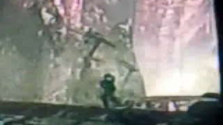 GoW2 worm crush