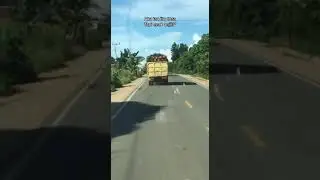 jangan sampai ketinggalan!! truk sawit oleng parah,