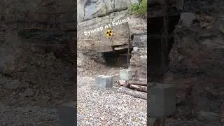 Вход в убежище в селе Поднепольск:))  #fallout #убежище #поднепольск #домвскале #море #отдых  #скала