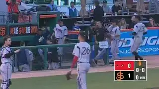 Michel Baez no-hits Giants for five