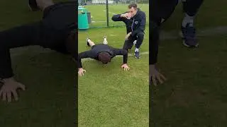 Когда проспорил другу