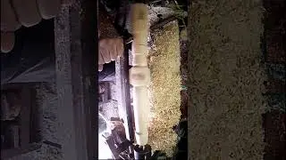 Ножка для табурета на токарном станке.