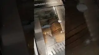 Резка хлеба в магазине