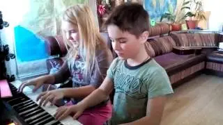 Игра на синтезаторе В ЧЕТЫРЕ РУКИ!!!!
