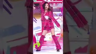 Rose blackpink And Yeji ITZY same style 😍😍 