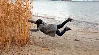 Когда сильный ветер))прикол с ветром