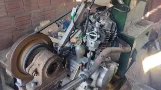 adaptando motor de moto na forrageira e moendo licuri 2# parte