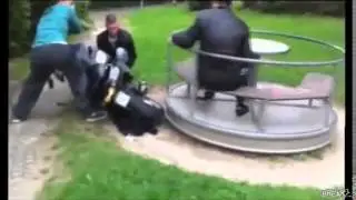 Что будет если совместить скутер и карусель?