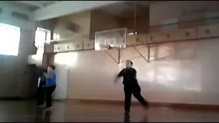 Пацан не удержался и упал
