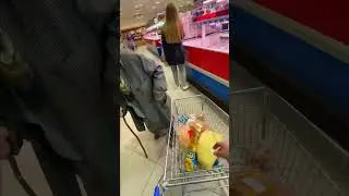 Купил бабушке набор продуктов